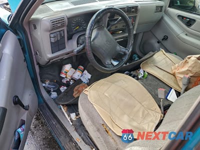 Zdjęcie 8 z 13 samochodu: 1996 CHEVROLET S TRUCK S10 VIN:1GCCS14X6TK157593 - miniatura