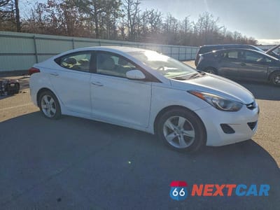 Czwarte zdjęcie samochodu z boku: 2011 HYUNDAI ELANTRA VIN:5NPDH4AE7BH029948 - miniatura