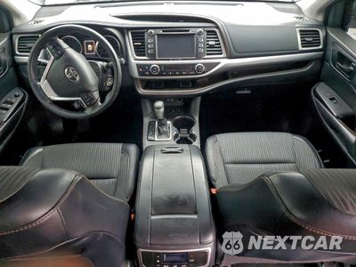Zdjęcie 8 z 15 samochodu: 2018 TOYOTA HIGHLANDER LE VIN:5TDBZRFH1JS844885 - miniatura