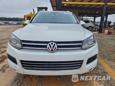 Piąte zdjęcie samochodu w środku: 2012 VOLKSWAGEN TOUAREG V6 TDI VIN:WVGEK9BP2CD010729 - miniatura