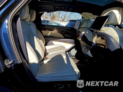 Zdjęcie 11 z 14 samochodu: 2023 BENTLEY BENTAYGA VIN:SJAHT2ZV3PC017079 - miniatura