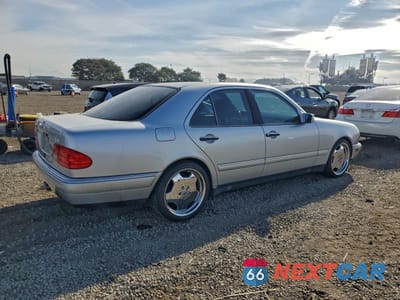 Trzecie zdjęcie samochodu z tyłu: 1997 MERCEDES-BENZ E 320 VIN:WDBJF55F2VA437656 - miniatura