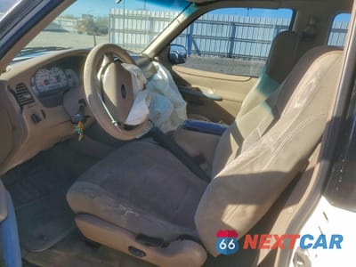 Zdjęcie 7 z 14 samochodu: 2001 FORD EXPLORER SPORT VIN:1FMCU60E81UA55690 - miniatura