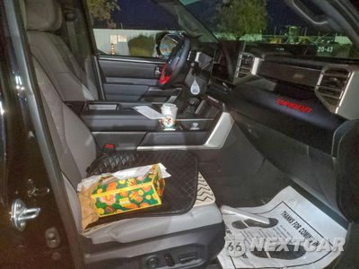 Zdjęcie 13 z 14 samochodu: 2025 TOYOTA TUNDRA CREWMAX SR VIN:5TFLA5DB4SX327630 - miniatura