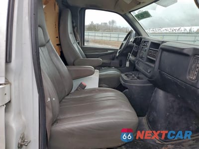 Zdjęcie 11 z 13 samochodu: 2013 GMC SAVANA G3500 DELIVERY VAN VIN:1GTZ7TBG3D1184008 - miniatura