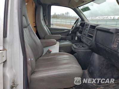 Zdjęcie 11 z 13 samochodu: 2013 GMC SAVANA G3500 DELIVERY VAN VIN:1GTZ7TBG3D1184008 - miniatura