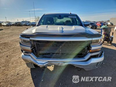 Piąte zdjęcie samochodu w środku: 2018 CHEVROLET SILVERADO K1500 LT VIN:2GCVKREC4J1104679 - miniatura