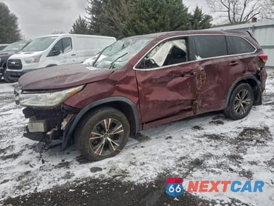 2017 TOYOTA HIGHLANDER LE 5TDBZRFH7HS369124 - główne zdjęcie licytacji z USA - miniatura