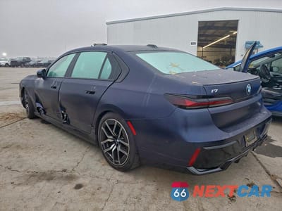 Drugie zdjęcie samochodu z przodu: 2024 BMW I7 EDRIVE50 VIN:WBY43EJ08RCR34213 - miniatura