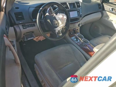 Zdjęcie 8 z 13 samochodu: 2013 TOYOTA HIGHLANDER LIMITED VIN:5TDYK3EH1DS128974 - miniatura