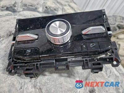 Zdjęcie 12 z 13 samochodu: 2023 JEEP GRAND CHEROKEE OVERLAND VIN:1C4RJHDG4PC595034 - miniatura