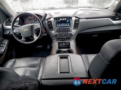 Zdjęcie 8 z 13 samochodu: 2019 CHEVROLET SUBURBAN K1500 LT VIN:1GNSKHKC9KR393043 - miniatura