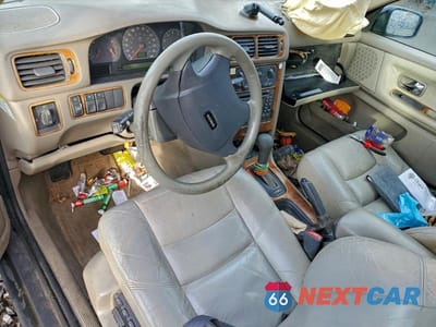 Zdjęcie 8 z 11 samochodu: 2000 VOLVO V70 XC VIN:YV1LZ56D1Y2643705 - miniatura
