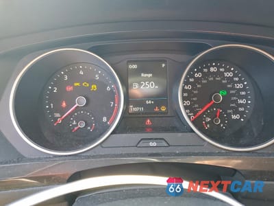 Zdjęcie 9 z 12 samochodu: 2018 VOLKSWAGEN TIGUAN S VIN:3VV1B7AX6JM011684 - miniatura