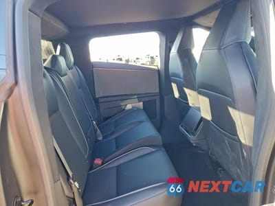 Zdjęcie 10 z 12 samochodu: 2024 TESLA CYBERTRUCK VIN:7G2CEHED9RA033077 - miniatura