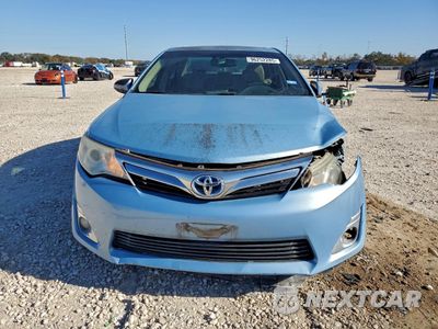 Piąte zdjęcie samochodu w środku: 2014 TOYOTA CAMRY HYBRID VIN:4T1BD1FK4EU103039 - miniatura