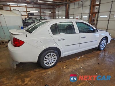 Trzecie zdjęcie samochodu z tyłu: 2010 CHEVROLET COBALT 1LT VIN:1G1AD5F54A7155337 - miniatura