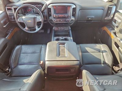 Zdjęcie 8 z 15 samochodu: 2018 CHEVROLET SILVERADO C1500 LTZ VIN:3GCPCSEC3JG560550 - miniatura