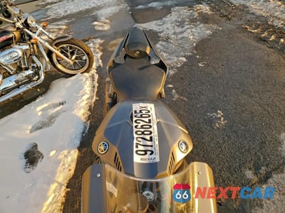 Piąte zdjęcie samochodu w środku: 2016 YAMAHA YZFR1 VIN:JYARN39E6GA001873 - miniatura