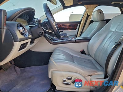 Zdjęcie 7 z 12 samochodu: 2011 JAGUAR XJ VIN:SAJWA1CB6BLV04646 - miniatura