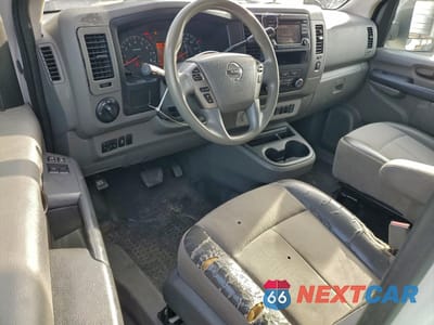 Zdjęcie 8 z 13 samochodu: 2018 NISSAN NV 1500 S VIN:1N6BF0KM1JN802789 - miniatura
