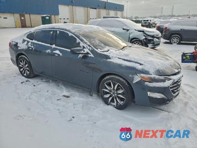 Czwarte zdjęcie samochodu z boku: 2020 CHEVROLET MALIBU RS VIN:1G1ZG5ST0LF113416 - miniatura