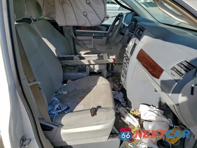 Zdjęcie 7 z 11 samochodu: 2010 CHRYSLER TOWN & COUNTRY TOURING VIN:2A4RR5D16AR479801 - miniatura