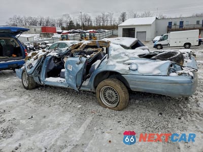 Drugie zdjęcie samochodu z przodu: 1999 FORD CROWN VICTORIA LX VIN:2FAFP74WXXX147392 - miniatura