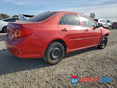 Trzecie zdjęcie samochodu z tyłu: 2010 TOYOTA COROLLA BASE VIN:1NXBU4EE0AZ318182 - miniatura