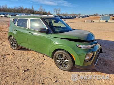 Czwarte zdjęcie samochodu z boku: 2021 KIA SOUL EX VIN:KNDJ33AU4M7127443 - miniatura