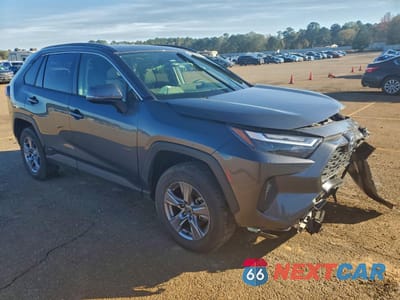 Czwarte zdjęcie samochodu z boku: 2022 TOYOTA RAV4 XLE VIN:JTMRWRFV1ND159395 - miniatura