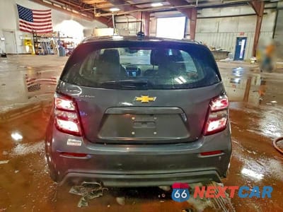 Zdjęcie 6 z 12 samochodu: 2020 CHEVROLET SONIC VIN:1G1JG6SB7L4116321 - miniatura