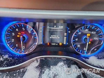 Zdjęcie 9 z 13 samochodu: 2018 CHRYSLER PACIFICA TOURING L VIN:2C4RC1BG0JR227517 - miniatura