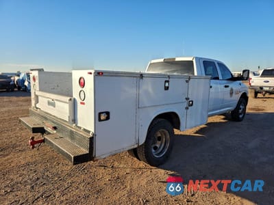 Czwarte zdjęcie samochodu z boku: 2018 RAM 3500 VIN:3C7WRTCL6JG362633 - miniatura