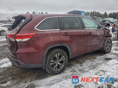 Trzecie zdjęcie samochodu z tyłu: 2017 TOYOTA HIGHLANDER LE VIN:5TDBZRFH7HS369124 - miniatura