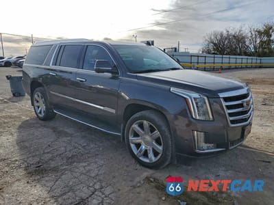 Czwarte zdjęcie samochodu z boku: 2018 CADILLAC ESCALADE ESV LUXURY VIN:1GYS3HKJ5JR214672 - miniatura