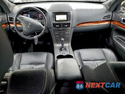 Zdjęcie 8 z 12 samochodu: 2017 LINCOLN TOWNHOUSE MKT VIN:2LMHJ5NK7HBL01642 - miniatura