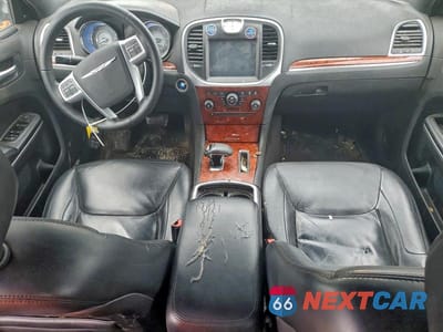 Zdjęcie 8 z 12 samochodu: 2012 CHRYSLER 300 LIMITED VIN:2C3CCACG4CH265950 - miniatura
