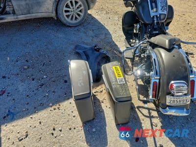 Zdjęcie 9 z 11 samochodu: 2019 HARLEY-DAVIDSON FLHTK VIN:1HD1KEF17KB610947 - miniatura