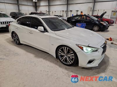 Czwarte zdjęcie samochodu z boku: 2017 INFINITI Q50 PREMIUM VIN:JN1EV7AR4HM831716 - miniatura