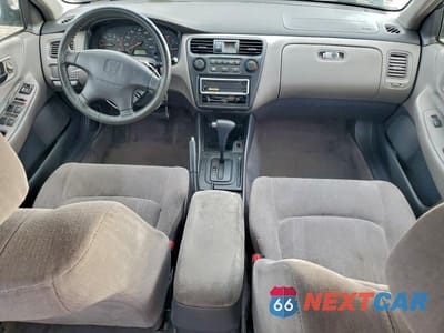 Zdjęcie 8 z 12 samochodu: 1999 HONDA ACCORD LX VIN:JHMCG6650XC014616 - miniatura
