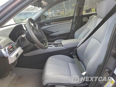 Zdjęcie 7 z 12 samochodu: 2019 HONDA ACCORD LX VIN:1HGCV1F16KA108013 - miniatura