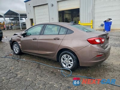 Drugie zdjęcie samochodu z przodu: 2019 CHEVROLET CRUZE LS VIN:1G1BC5SM2K7137294 - miniatura