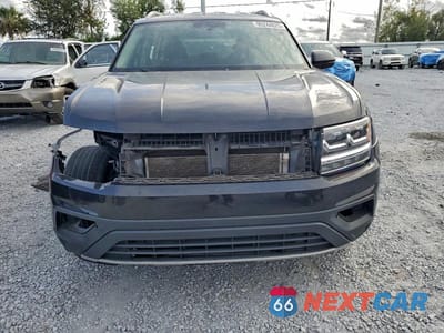 Piąte zdjęcie samochodu w środku: 2018 VOLKSWAGEN ATLAS S VIN:1V2AP2CA2JC541193 - miniatura