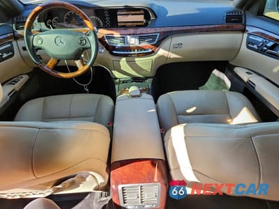 Zdjęcie 8 z 11 samochodu: 2009 MERCEDES-BENZ S 550 4MATIC VIN:WDDNG86X49A261312 - miniatura