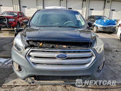 Piąte zdjęcie samochodu w środku: 2017 FORD ESCAPE SE VIN:1FMCU9GD1HUE04634 - miniatura