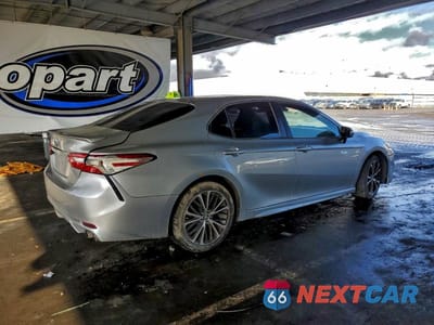 Trzecie zdjęcie samochodu z tyłu: 2018 TOYOTA CAMRY SE VIN:4T1B11HK6JU110896 - miniatura