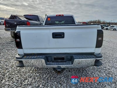 Zdjęcie 6 z 12 samochodu: 2018 CHEVROLET SILVERADO K2500 HEAVY DUTY VIN:1GC1KUEG1JF126801 - miniatura