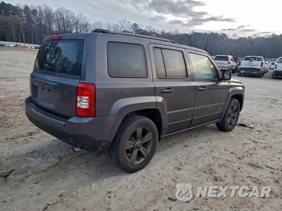 Trzecie zdjęcie samochodu z tyłu: 2016 JEEP PATRIOT VIN:1C4NJPABXGD698082 - miniatura