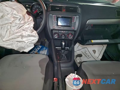 Zdjęcie 8 z 14 samochodu: 2017 VOLKSWAGEN JETTA S VIN:3VW2B7AJ1HM380006 - miniatura